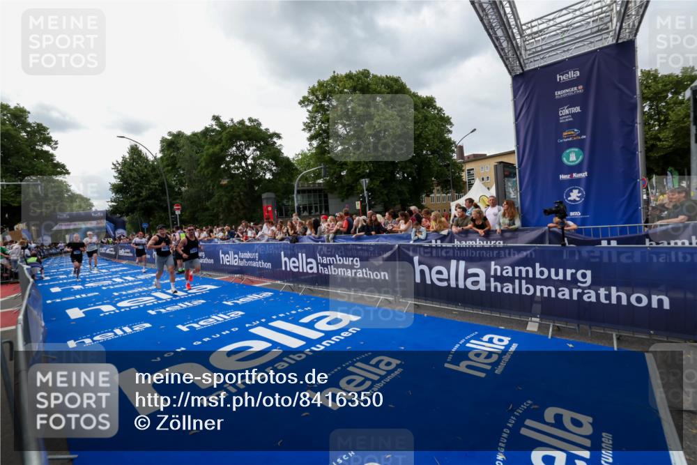 29.06.2025 - hella hamburg halbmarathon Zöllner http://msf.ph/oto/8416350 29.06.2025 10:27:33 Ziel 4678, 9804, 12341, 13941, 18567, 19114 meine-sportfotos.de