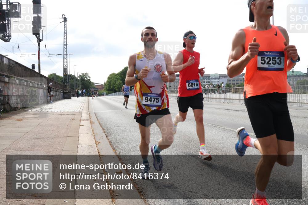 29.06.2025 - hella hamburg halbmarathon Lena Gebhardt http://msf.ph/oto/8416374 29.06.2025 09:40:32 Lombardsbrücke 9475, 6816, 5253, 34, 35, 52, 54, 2659, 5253, 6530, 6816, 9151, 9255, 9447, 9475, 10650, 11210, 11829, 12373, 12678, 14302, 14717, 15495, 16068, 16245, 16988, 18930, 19075 meine-sportfotos.de