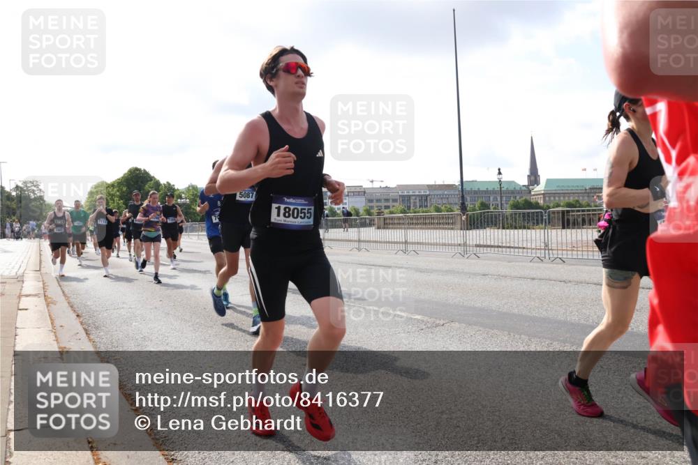 29.06.2025 - hella hamburg halbmarathon Lena Gebhardt http://msf.ph/oto/8416377 29.06.2025 09:51:00 Lombardsbrücke 1962, 7116, 5087, 18055, 1209, 1256, 1358, 1441, 1677, 1697, 1700, 1962, 2546, 2579, 3056, 3626, 3700, 3947, 4205, 4229, 4380, 4854, 4888, 4889, 4893, 5026, 5087, 5275, 5387, 5472, 5506, 5508, 5752, 5916, 6080, 6429, 6593, 6639, 6686, 6687, 6721, 6901, 7026, 7110, 7116, 7284, 7635, 7693, 8091, 8122, 8319, 8574, 8958, 8966, 9262, 9313, 9371, 9380, 9755, 9833, 10064, 10193, 10415, 10469, 10783, 10922, 11281, 11284, 11305, 11907, 12153 meine-sportfotos.de