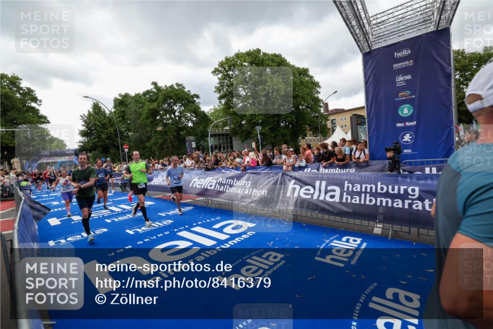 29.06.2025 - hella hamburg halbmarathon Zöllner http://msf.ph/oto/8416379 29.06.2025 10:50:01 Ziel 1321, 2540, 3692, 3852, 7100, 7657, 8454, 8455, 9213, 9491, 12271, 12527, 12733, 13225, 13758, 16716, 16732, 16887, 19112 meine-sportfotos.de