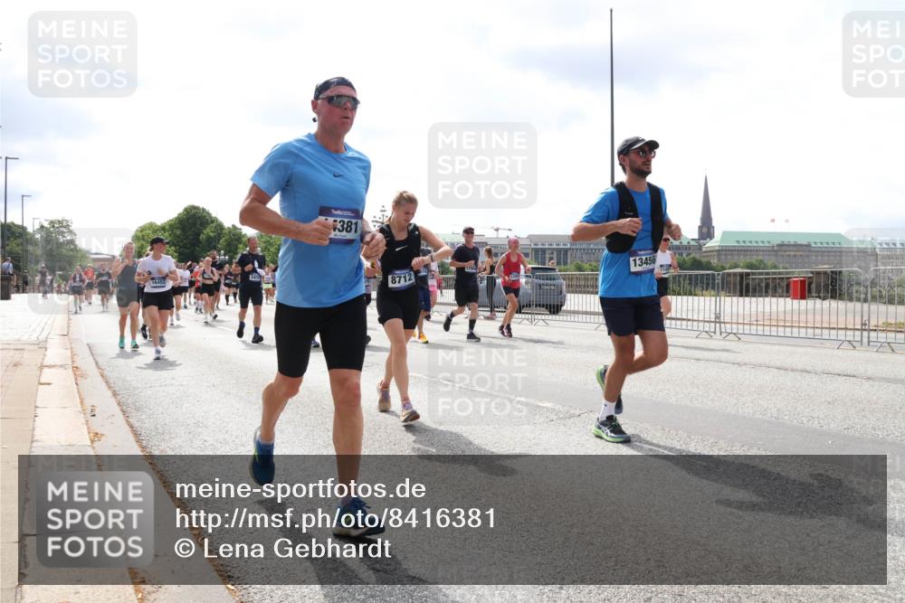 29.06.2025 - hella hamburg halbmarathon Lena Gebhardt http://msf.ph/oto/8416381 29.06.2025 10:42:22 Lombardsbrücke 16452, 5419, 381, 8712, 13456, 1039, 1150, 1360, 1624, 1752, 1929, 1957, 1994, 2069, 2134, 2145, 2523, 2538, 2580, 2974, 3276, 3326, 3459, 3460, 3568, 3605, 3874, 4329, 4334, 4353, 4735, 4736, 4778, 4885, 4891, 4892, 5403, 5417, 5419, 5671, 5810, 6136, 6137, 6153, 6430, 6436, 6764, 6828, 6837, 6846, 6917, 7040, 7260, 7357, 7513, 7557, 7666, 8014, 8459, 8525, 8526, 8529, 8712, 8816, 8908, 9008, 9223, 9370, 9980, 10027, 10454, 10532, 10623, 13241 meine-sportfotos.de