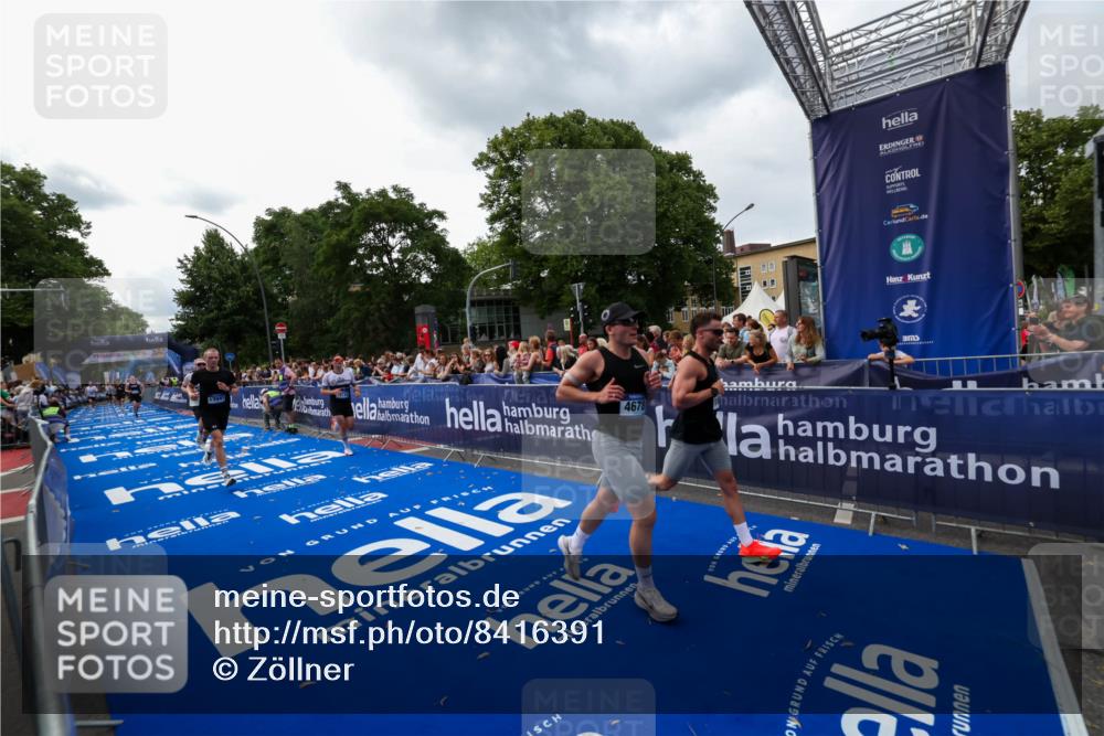 29.06.2025 - hella hamburg halbmarathon Zöllner http://msf.ph/oto/8416391 29.06.2025 10:27:35 Ziel 2203, 4678, 7651, 9804, 12341, 13941, 17354, 18567, 19114 meine-sportfotos.de