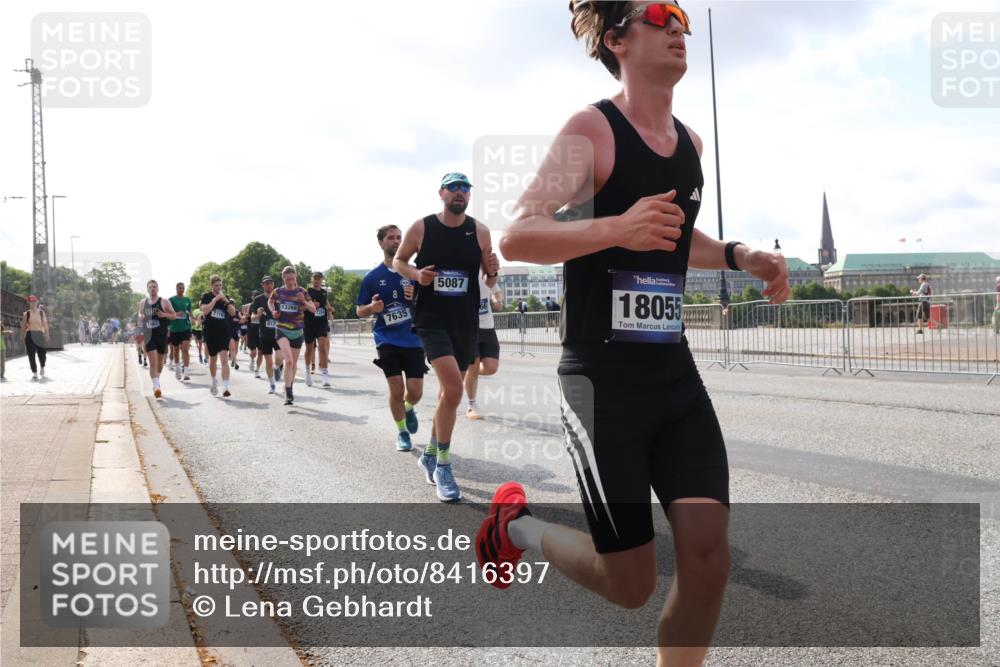 29.06.2025 - hella hamburg halbmarathon Lena Gebhardt http://msf.ph/oto/8416397 29.06.2025 09:51:00 Lombardsbrücke 7116, 7635, 5087, 18055, 1209, 1256, 1358, 1441, 1677, 1697, 1700, 1962, 2546, 2579, 3056, 3626, 3700, 3947, 4205, 4229, 4380, 4854, 4888, 4889, 4893, 5026, 5087, 5275, 5387, 5472, 5506, 5508, 5752, 5916, 6080, 6429, 6593, 6639, 6686, 6687, 6721, 6901, 7026, 7110, 7116, 7284, 7635, 7693, 8091, 8122, 8319, 8574, 8958, 8966, 9262, 9313, 9371, 9380, 9755, 9833, 10064, 10193, 10415, 10469, 10783, 10922, 11281, 11284, 11305, 11907, 12153 meine-sportfotos.de