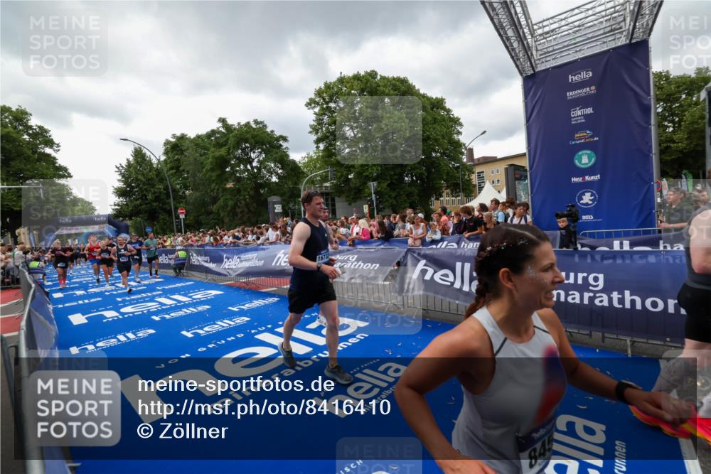 29.06.2025 - hella hamburg halbmarathon Zöllner http://msf.ph/oto/8416410 29.06.2025 10:50:04 Ziel 1216, 1321, 2020, 3692, 3852, 7100, 7657, 8454, 9031, 9213, 9303, 12271, 12733, 13225, 13758, 16403, 16716, 16732, 18884, 19112 meine-sportfotos.de