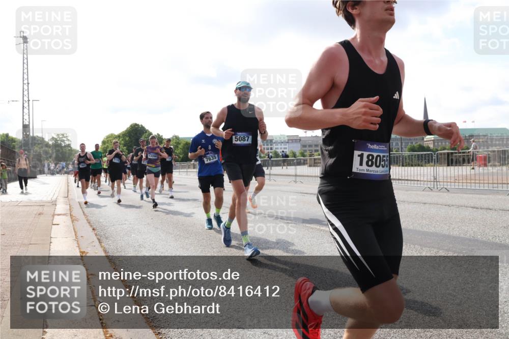 29.06.2025 - hella hamburg halbmarathon Lena Gebhardt http://msf.ph/oto/8416412 29.06.2025 09:51:00 Lombardsbrücke 7116, 13268, 7635, 5087, 18055, 1209, 1256, 1358, 1441, 1677, 1697, 1700, 1962, 2546, 2579, 3056, 3626, 3700, 3947, 4205, 4229, 4380, 4854, 4888, 4889, 4893, 5026, 5087, 5275, 5387, 5472, 5506, 5508, 5752, 5916, 6080, 6429, 6593, 6639, 6686, 6687, 6721, 6901, 7026, 7110, 7116, 7284, 7635, 7693, 8091, 8122, 8319, 8574, 8958, 8966, 9262, 9313, 9371, 9380, 9755, 9833, 10064, 10193, 10415, 10469, 10783, 10922, 11281, 11284, 11305, 11907, 12153 meine-sportfotos.de
