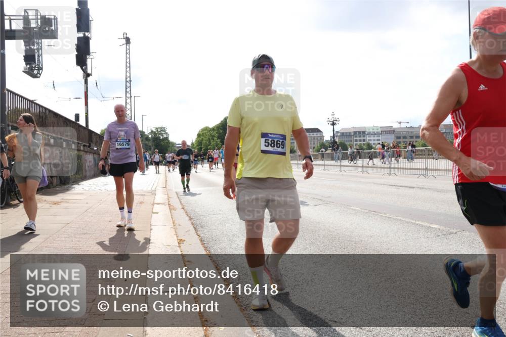 29.06.2025 - hella hamburg halbmarathon Lena Gebhardt http://msf.ph/oto/8416418 29.06.2025 10:05:12 Lombardsbrücke 16579, 13717, 5869, 1126, 1316, 1559, 1863, 1981, 2288, 2298, 2424, 2463, 2628, 2698, 3071, 3413, 3578, 4014, 4220, 4394, 4538, 4951, 5073, 6059, 6907, 6908, 7302, 7826, 8049, 8089, 8999, 9007, 9019, 9075, 9165, 9559, 9680, 10694, 11088, 11551, 11595, 11784, 11873, 12125, 12557, 13221, 13242, 13327, 13717, 14203, 16092, 16134, 16357, 16478, 16546, 16579, 16847, 16995, 17112, 17707, 17814, 17818, 18189, 18616, 18617, 19034 meine-sportfotos.de
