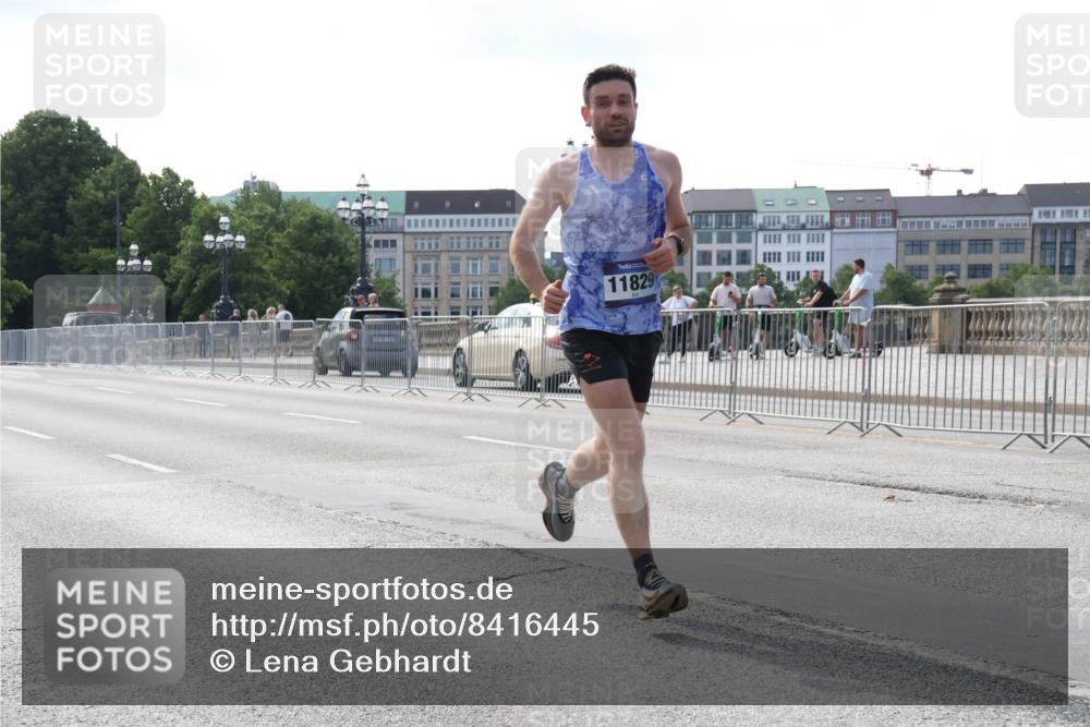 29.06.2025 - hella hamburg halbmarathon Lena Gebhardt http://msf.ph/oto/8416445 29.06.2025 09:40:34 Lombardsbrücke 11829, 34, 35, 52, 54, 5253, 6530, 6816, 9151, 9255, 9447, 9475, 10650, 11210, 11829, 12373, 12678, 14302, 14717, 15495, 16068, 16245, 16988, 17771, 18930, 19075 meine-sportfotos.de