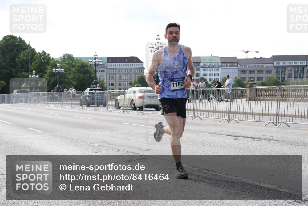 29.06.2025 - hella hamburg halbmarathon Lena Gebhardt http://msf.ph/oto/8416464 29.06.2025 09:40:34 Lombardsbrücke 11829, 34, 35, 52, 54, 5253, 6530, 6816, 9151, 9255, 9447, 9475, 10650, 11210, 11829, 12373, 12678, 14302, 14717, 15495, 16068, 16245, 16988, 17771, 18930, 19075 meine-sportfotos.de