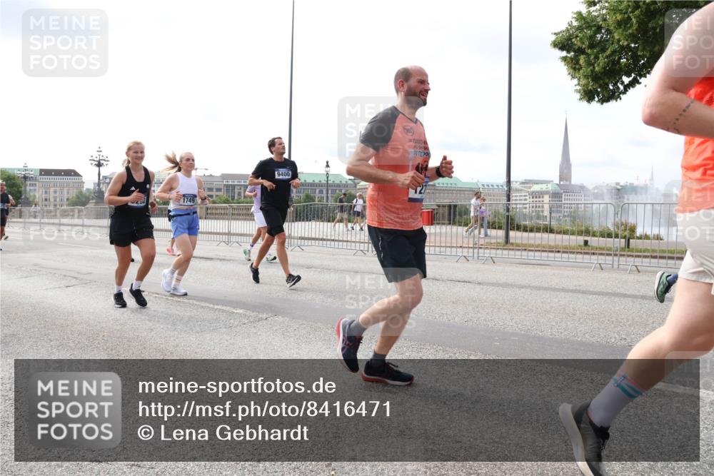29.06.2025 - hella hamburg halbmarathon Lena Gebhardt http://msf.ph/oto/8416471 29.06.2025 10:17:47 Lombardsbrücke 1749, 9400, 38, 1015, 1159, 1160, 1204, 1268, 1274, 1458, 1477, 1622, 1641, 1749, 1795, 2094, 2147, 2259, 2305, 2548, 2860, 2931, 3138, 3292, 3802, 3803, 4194, 4218, 4852, 5002, 5004, 5290, 5611, 5733, 6254, 6336, 6352, 6520, 6786, 7011, 7094, 7258, 7291, 7410, 7413, 7445, 7566, 7641, 7649, 7838, 7844, 7882, 7883, 8128, 8144, 8210, 8248, 8309, 8351, 8433, 8607, 8799, 8895, 9400, 9717, 9734, 9798, 9848, 9964, 10174, 10332, 10509 meine-sportfotos.de