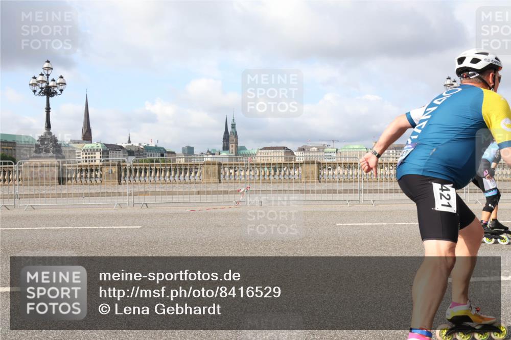 29.06.2025 - hella hamburg halbmarathon Lena Gebhardt http://msf.ph/oto/8416529 29.06.2025 08:56:53 Lombardsbrücke 421 meine-sportfotos.de