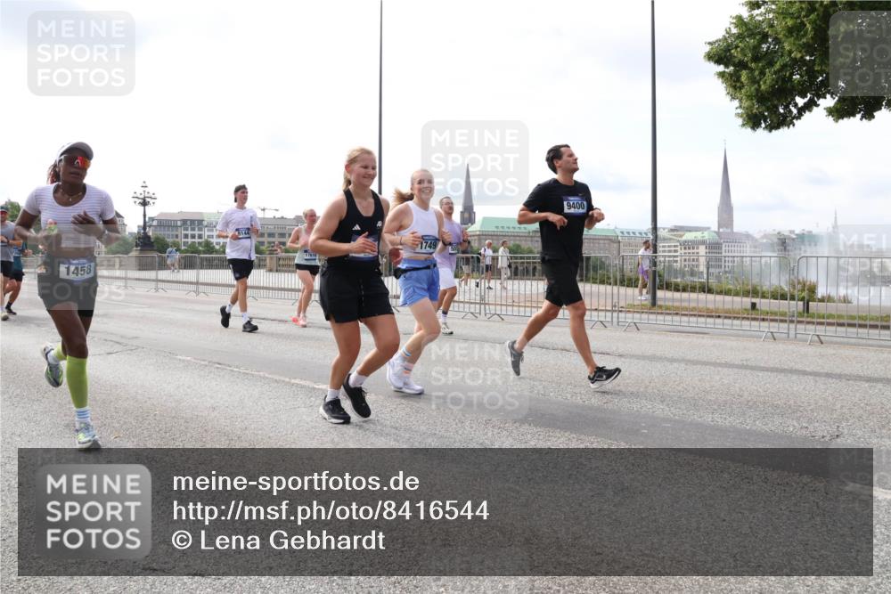 29.06.2025 - hella hamburg halbmarathon Lena Gebhardt http://msf.ph/oto/8416544 29.06.2025 10:17:48 Lombardsbrücke 1458, 8144, 17616, 1749, 9400, 1015, 1159, 1160, 1204, 1268, 1274, 1458, 1477, 1622, 1641, 1749, 1795, 2094, 2147, 2259, 2305, 2548, 2860, 2931, 3138, 3292, 3802, 3803, 4194, 4218, 4852, 5002, 5004, 5290, 5611, 5733, 6254, 6336, 6352, 6520, 6786, 7011, 7094, 7258, 7291, 7410, 7413, 7445, 7566, 7641, 7649, 7838, 7844, 7882, 7883, 8128, 8144, 8210, 8248, 8309, 8351, 8433, 8607, 8799, 8895, 9400, 9539, 9717, 9734, 9798, 9848, 9964, 10174, 10332, 10509 meine-sportfotos.de
