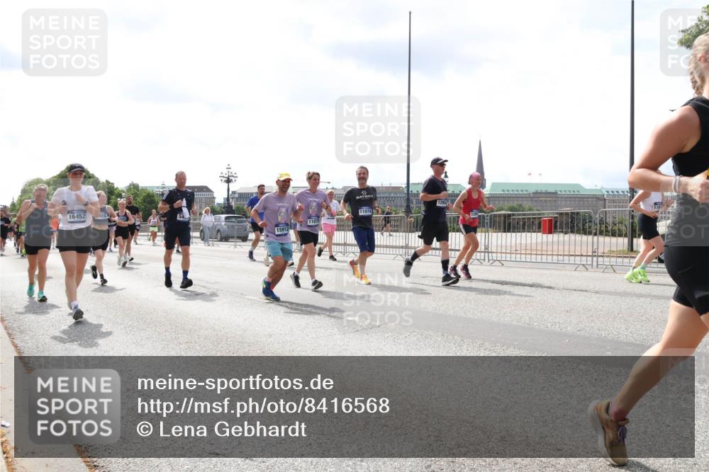 29.06.2025 - hella hamburg halbmarathon Lena Gebhardt http://msf.ph/oto/8416568 29.06.2025 10:42:23 Lombardsbrücke 16452, 459, 15912, 11075, 11074, 1039, 1150, 1360, 1624, 1752, 1929, 1957, 1994, 2069, 2134, 2145, 2523, 2538, 2580, 2940, 2941, 2974, 3276, 3326, 3459, 3460, 3568, 3605, 3874, 4329, 4334, 4353, 4735, 4736, 4778, 4885, 4891, 4892, 5403, 5417, 5419, 5671, 5810, 6120, 6136, 6153, 6430, 6436, 6764, 6828, 6837, 6846, 6917, 7040, 7260, 7357, 7513, 7557, 7666, 8014, 8459, 8525, 8526, 8529, 8712, 8816, 8908, 9008, 9223, 9370, 9980, 10027, 10454, 10532, 10623, 13241 meine-sportfotos.de