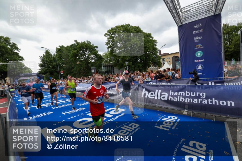 29.06.2025 - hella hamburg halbmarathon Zöllner http://msf.ph/oto/8416581 29.06.2025 10:50:12 Ziel 1119, 1216, 1507, 3296, 3562, 7176, 8313, 9031, 9303, 9965, 10371, 11607, 12203, 12235, 13282, 14257, 18228, 18657, 18658 meine-sportfotos.de