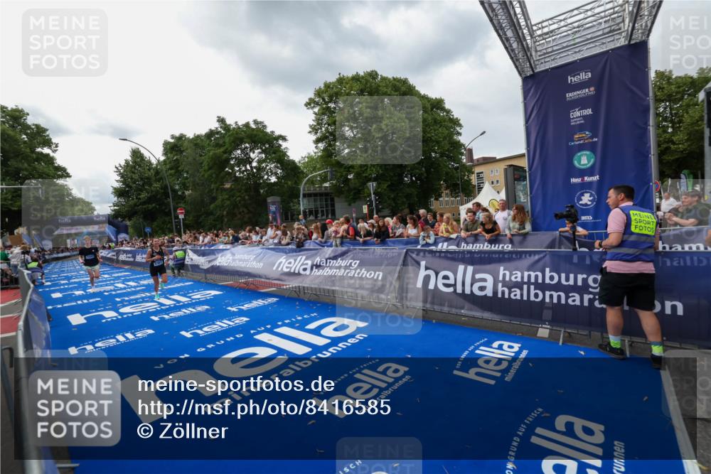 29.06.2025 - hella hamburg halbmarathon Zöllner http://msf.ph/oto/8416585 29.06.2025 10:27:48 Ziel 1122, 5367, 8731, 17893 meine-sportfotos.de