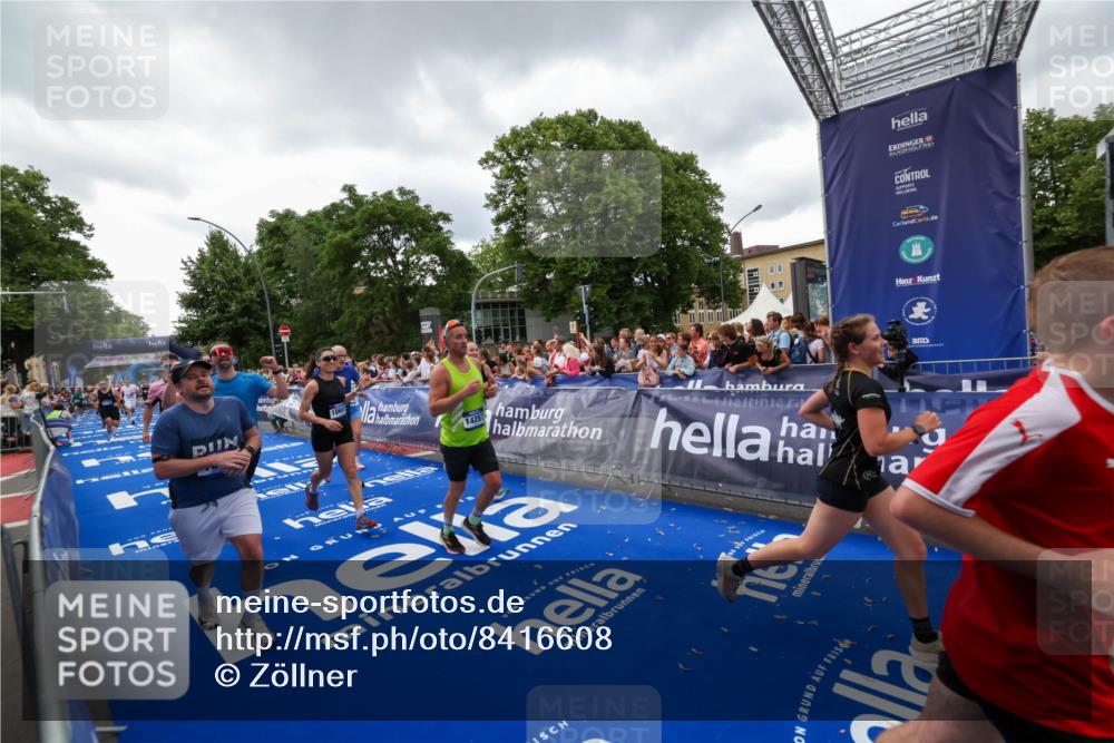 29.06.2025 - hella hamburg halbmarathon Zöllner http://msf.ph/oto/8416608 29.06.2025 10:50:13 Ziel 1119, 1507, 3296, 3562, 7176, 8313, 9031, 9303, 9965, 10371, 11607, 12203, 12235, 13282, 14257, 15620, 18228, 18657, 18658 meine-sportfotos.de