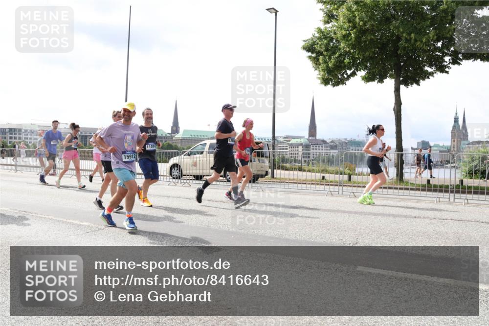 29.06.2025 - hella hamburg halbmarathon Lena Gebhardt http://msf.ph/oto/8416643 29.06.2025 10:42:24 Lombardsbrücke 15912, 11074, 12904, 1039, 1150, 1360, 1624, 1752, 1929, 1957, 1994, 2069, 2134, 2145, 2401, 2523, 2538, 2580, 2940, 2941, 2974, 3276, 3326, 3568, 3605, 3874, 4329, 4334, 4353, 4735, 4736, 4778, 4885, 4891, 4892, 5403, 5417, 5419, 5671, 5810, 6120, 6136, 6153, 6430, 6436, 6764, 6828, 6837, 6846, 6917, 7040, 7260, 7357, 7513, 7557, 7666, 8014, 8459, 8525, 8526, 8529, 8712, 8816, 8908, 9008, 9223, 9370, 9980, 10027, 10454, 10532, 10623, 13241 meine-sportfotos.de
