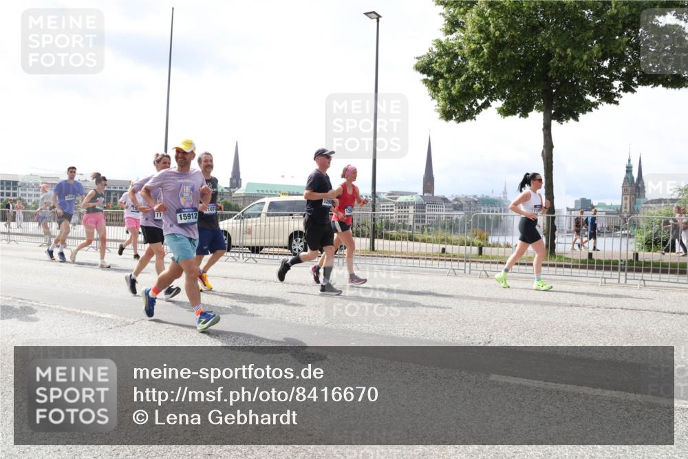 29.06.2025 - hella hamburg halbmarathon Lena Gebhardt http://msf.ph/oto/8416670 29.06.2025 10:42:24 Lombardsbrücke 1290, 074, 11, 15912, 129, 1039, 1150, 1360, 1624, 1752, 1929, 1957, 1994, 2069, 2134, 2145, 2401, 2523, 2538, 2580, 2940, 2941, 2974, 3276, 3326, 3568, 3605, 3874, 4329, 4334, 4353, 4735, 4736, 4778, 4885, 4891, 4892, 5403, 5417, 5419, 5671, 5810, 6120, 6136, 6153, 6430, 6436, 6764, 6828, 6837, 6846, 6917, 7040, 7260, 7357, 7513, 7557, 7666, 8014, 8459, 8525, 8526, 8529, 8712, 8816, 8908, 9008, 9223, 9370, 9980, 10027, 10454, 10532, 10623, 13241 meine-sportfotos.de