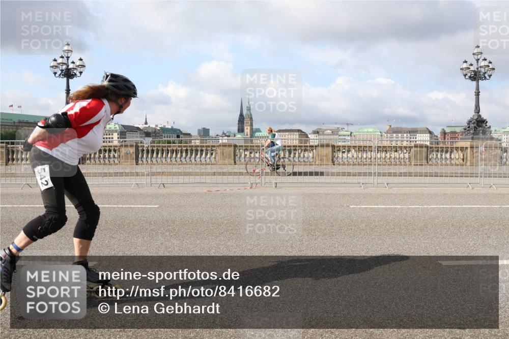 29.06.2025 - hella hamburg halbmarathon Lena Gebhardt http://msf.ph/oto/8416682 29.06.2025 08:56:57 Lombardsbrücke 542 meine-sportfotos.de