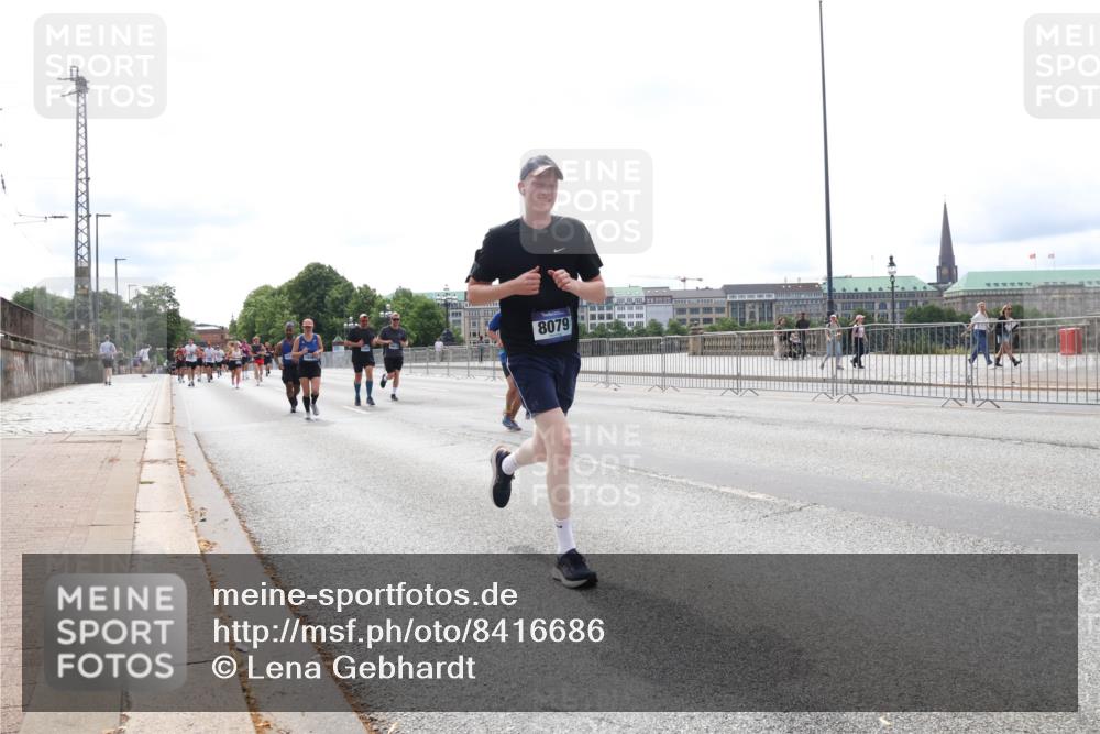 29.06.2025 - hella hamburg halbmarathon Lena Gebhardt http://msf.ph/oto/8416686 29.06.2025 10:26:40 Lombardsbrücke 8079, 1300, 1973, 2045, 2643, 3617, 4267, 4268, 4315, 4507, 4509, 4844, 6159, 6625, 6905, 7069, 7929, 8079, 8306, 8357, 8942, 9186, 11107, 11270, 11740, 12071, 12126, 12826, 12827, 13264, 14930, 15027, 15807, 15878, 16479, 16788, 17300, 17675, 17712, 18074, 18087, 18516, 18962, 18978 meine-sportfotos.de