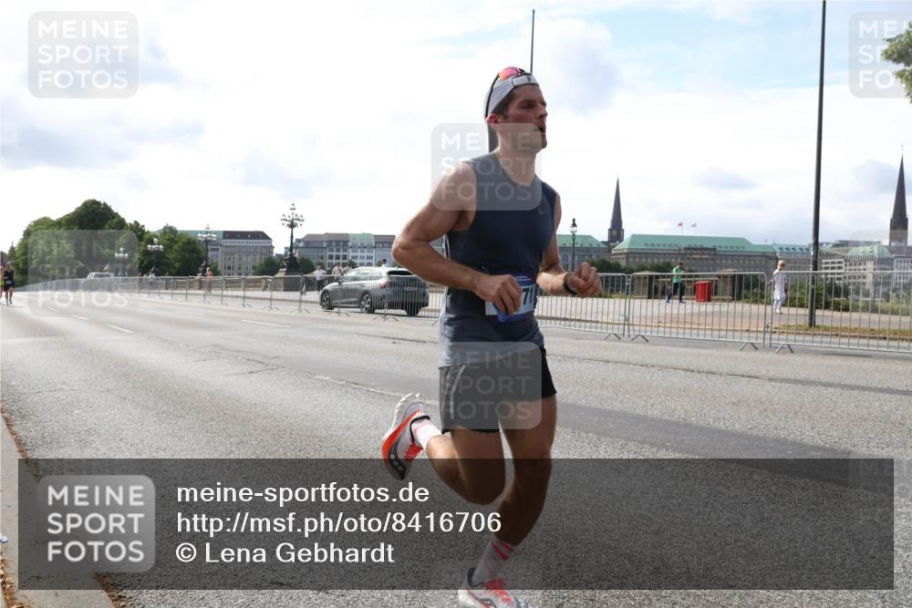 29.06.2025 - hella hamburg halbmarathon Lena Gebhardt http://msf.ph/oto/8416706 29.06.2025 09:40:41 Lombardsbrücke 71, 34, 35, 52, 54, 5253, 6530, 6816, 9151, 9255, 9447, 9475, 10650, 11210, 11829, 12373, 12678, 14302, 14360, 14766, 15495, 16068, 16245, 16988, 17771, 18930, 19075 meine-sportfotos.de