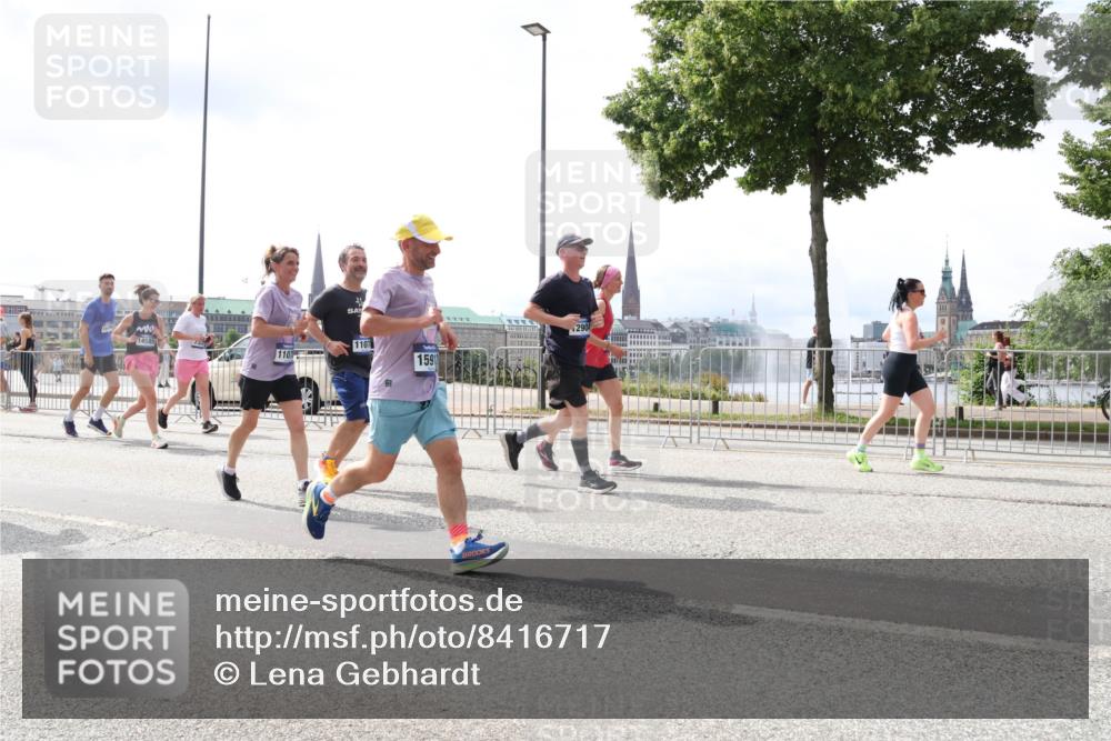 29.06.2025 - hella hamburg halbmarathon Lena Gebhardt http://msf.ph/oto/8416717 29.06.2025 10:42:24 Lombardsbrücke 14585, 110, 1591, 290, 1039, 1150, 1360, 1624, 1752, 1929, 1957, 1994, 2069, 2134, 2145, 2401, 2523, 2538, 2580, 2940, 2941, 2974, 3276, 3326, 3568, 3605, 3874, 4329, 4334, 4353, 4735, 4736, 4778, 4885, 4891, 4892, 5403, 5417, 5419, 5671, 5810, 6120, 6136, 6153, 6430, 6436, 6764, 6828, 6837, 6846, 6917, 7040, 7260, 7357, 7513, 7557, 7666, 8014, 8459, 8525, 8526, 8529, 8712, 8816, 8908, 9008, 9223, 9370, 9980, 10027, 10454, 10532, 10623, 13241 meine-sportfotos.de