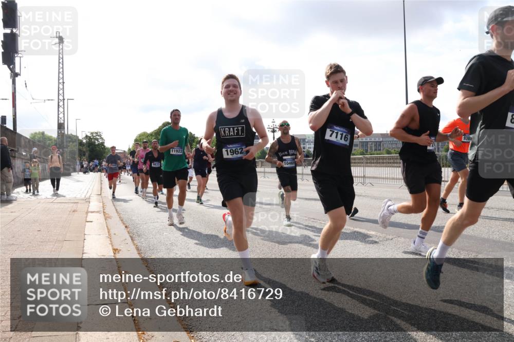 29.06.2025 - hella hamburg halbmarathon Lena Gebhardt http://msf.ph/oto/8416729 29.06.2025 09:51:03 Lombardsbrücke 11922, 1962, 10469, 7116, 9833, 938, 1209, 1256, 1441, 1677, 1941, 1962, 2546, 2579, 3056, 3626, 3700, 3947, 4205, 4854, 4888, 4889, 4893, 5026, 5087, 5275, 5387, 5472, 5506, 5508, 5752, 5916, 6080, 6429, 6593, 6639, 6686, 6687, 6721, 6901, 7026, 7110, 7116, 7284, 7378, 7635, 7693, 7962, 8091, 8122, 8319, 8574, 8958, 8966, 9262, 9313, 9371, 9380, 9755, 9833, 9885, 10064, 10193, 10415, 10469, 10783, 10922, 11281, 11284, 11305, 11907, 12153, 14201 meine-sportfotos.de
