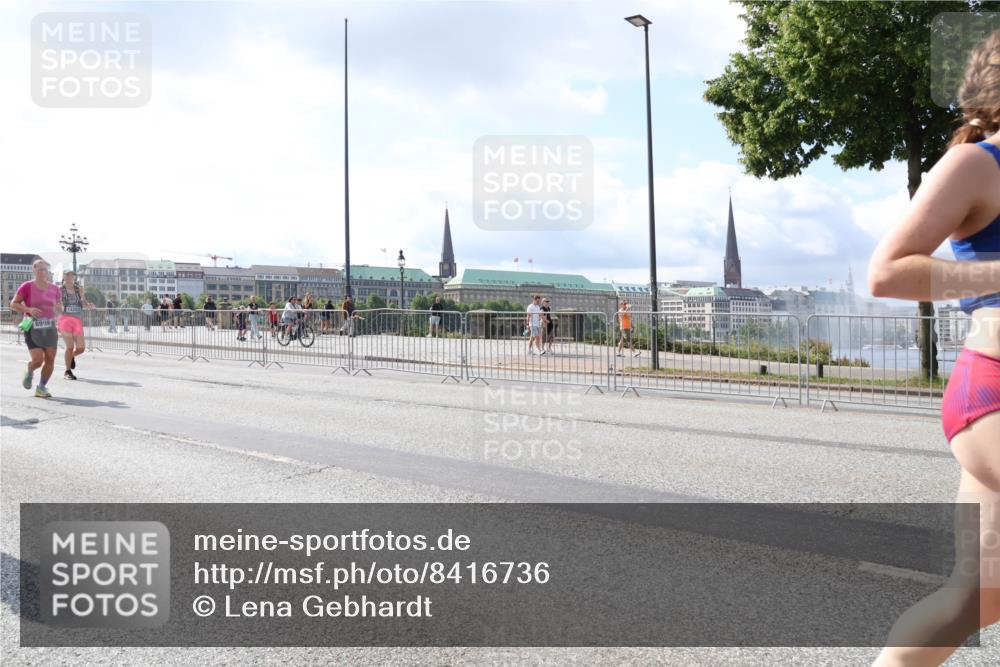 29.06.2025 - hella hamburg halbmarathon Lena Gebhardt http://msf.ph/oto/8416736 29.06.2025 10:05:15 Lombardsbrücke 8999, 1126, 1559, 1863, 1936, 1981, 2288, 2298, 2424, 2628, 3071, 3413, 3578, 4014, 4220, 4394, 4538, 4951, 5073, 6059, 6907, 6908, 7302, 7826, 8049, 8089, 8999, 9007, 9019, 9075, 9165, 9559, 9680, 10343, 10694, 11088, 11551, 11595, 11784, 11873, 12557, 13221, 13242, 13327, 13717, 14203, 14465, 14642, 16092, 16134, 16357, 16478, 16546, 16579, 16847, 17112, 17707, 17814, 17818, 18189, 18616, 18617, 19034 meine-sportfotos.de