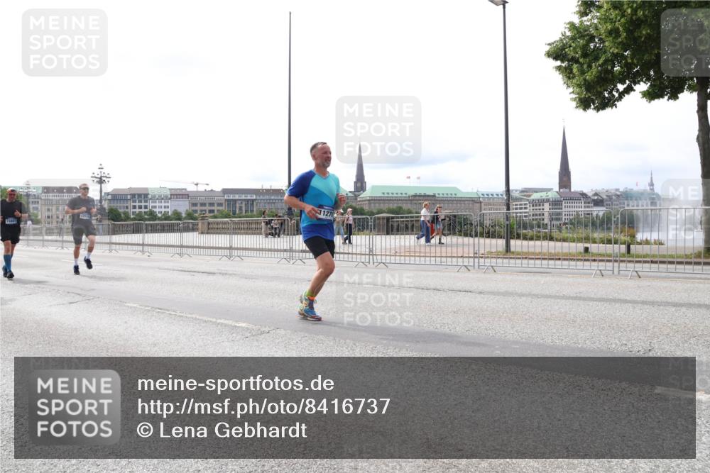 29.06.2025 - hella hamburg halbmarathon Lena Gebhardt http://msf.ph/oto/8416737 29.06.2025 10:26:42 Lombardsbrücke 18516, 15807, 1270, 1300, 1793, 1973, 2045, 2643, 3617, 4267, 4268, 4315, 4507, 4509, 4844, 6625, 6905, 7069, 7929, 8079, 8306, 8357, 8942, 9186, 11107, 11270, 11740, 12071, 12126, 12826, 12827, 13264, 13462, 14930, 15027, 15807, 15878, 16479, 16788, 17300, 17675, 17712, 18074, 18087, 18516, 18962, 18978 meine-sportfotos.de