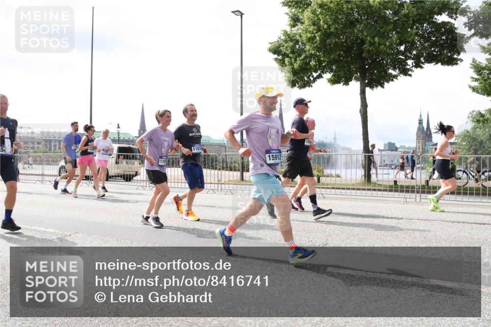 29.06.2025 - hella hamburg halbmarathon Lena Gebhardt http://msf.ph/oto/8416741 29.06.2025 10:42:25 Lombardsbrücke 110, 11074, 15912, 1039, 1150, 1360, 1624, 1752, 1929, 1957, 1994, 2069, 2134, 2145, 2401, 2523, 2538, 2580, 2940, 2941, 2974, 3276, 3326, 3568, 3605, 3874, 4329, 4334, 4353, 4735, 4736, 4778, 4885, 4891, 4892, 5403, 5417, 5419, 5671, 5810, 6120, 6136, 6153, 6764, 6828, 6837, 6917, 7040, 7260, 7357, 7513, 7557, 7666, 8014, 8459, 8525, 8526, 8529, 8712, 8816, 8908, 9008, 9223, 9370, 9980, 10027, 10454, 10532, 10623, 10697, 13241 meine-sportfotos.de