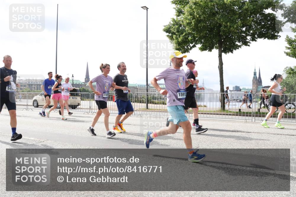 29.06.2025 - hella hamburg halbmarathon Lena Gebhardt http://msf.ph/oto/8416771 29.06.2025 10:42:25 Lombardsbrücke 541, 1458, 110, 107, 15912, 12, 1039, 1150, 1360, 1624, 1752, 1929, 1957, 1994, 2069, 2134, 2145, 2401, 2523, 2538, 2580, 2940, 2941, 2974, 3276, 3326, 3568, 3605, 3874, 4329, 4334, 4353, 4735, 4736, 4778, 4885, 4891, 4892, 5403, 5417, 5419, 5671, 5810, 6120, 6136, 6153, 6764, 6828, 6837, 6917, 7040, 7260, 7357, 7513, 7557, 7666, 8014, 8459, 8525, 8526, 8529, 8712, 8816, 8908, 9008, 9223, 9370, 9980, 10027, 10454, 10532, 10623, 10697, 13241 meine-sportfotos.de