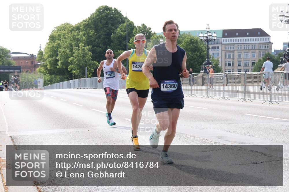 29.06.2025 - hella hamburg halbmarathon Lena Gebhardt http://msf.ph/oto/8416784 29.06.2025 09:40:47 Lombardsbrücke 15526, 1476, 14360, 34, 54, 5253, 6530, 6816, 9151, 9447, 9475, 11210, 11829, 12373, 12678, 14302, 14360, 14766, 15526, 16068, 16245, 16988, 17771, 18930 meine-sportfotos.de
