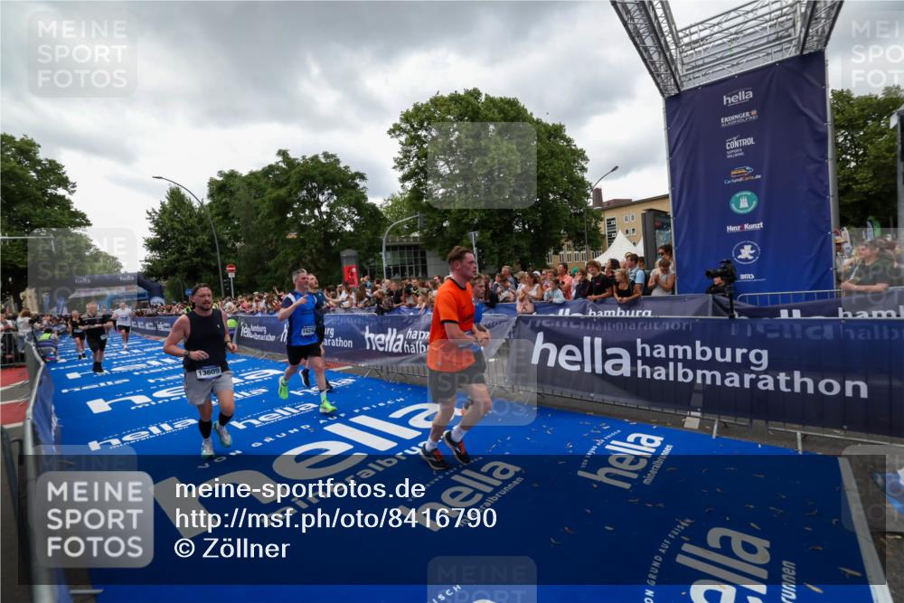 29.06.2025 - hella hamburg halbmarathon Zöllner http://msf.ph/oto/8416790 29.06.2025 10:50:25 Ziel 4247, 4933, 6795, 8899, 12035, 12949, 13609, 13690, 14034, 16000, 16242, 18394, 18499 meine-sportfotos.de