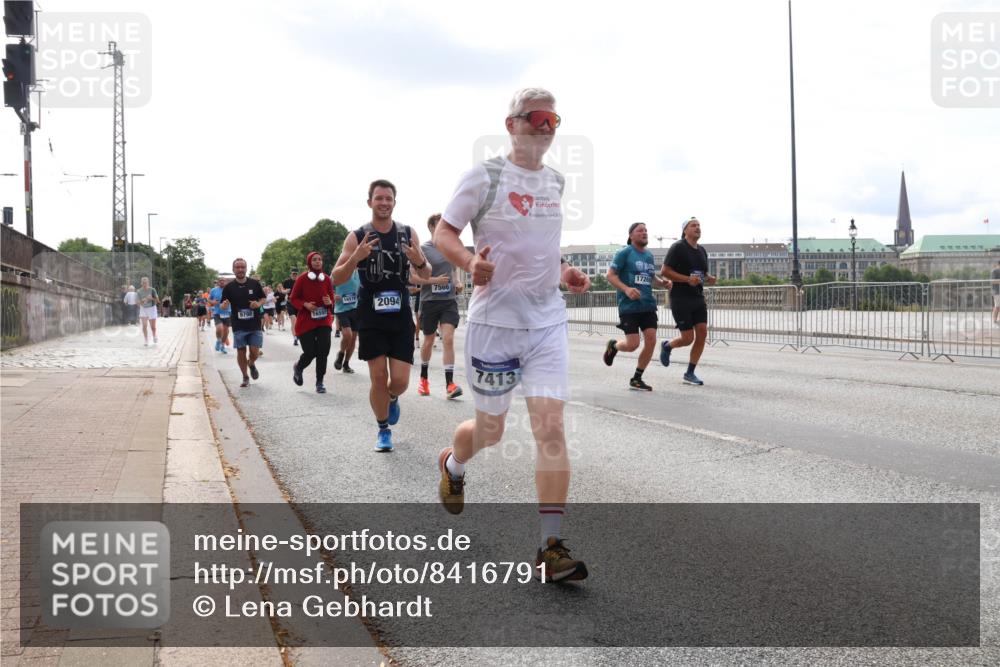 29.06.2025 - hella hamburg halbmarathon Lena Gebhardt http://msf.ph/oto/8416791 29.06.2025 10:17:50 Lombardsbrücke 1657, 7566, 9798, 2094, 16559, 7413, 17269, 1015, 1159, 1160, 1204, 1268, 1274, 1325, 1458, 1622, 1641, 1749, 1795, 2094, 2147, 2259, 2305, 2548, 2860, 2931, 3138, 3292, 3802, 3803, 3977, 4194, 4218, 4852, 5002, 5004, 5290, 5611, 5733, 6254, 6336, 6352, 6520, 6786, 7011, 7094, 7258, 7291, 7410, 7413, 7566, 7641, 7649, 7838, 7844, 7882, 7883, 8128, 8144, 8210, 8248, 8309, 8351, 8433, 8607, 8799, 8895, 9400, 9539, 9717, 9734, 9798, 9848, 9964, 10174, 10332, 10509 meine-sportfotos.de