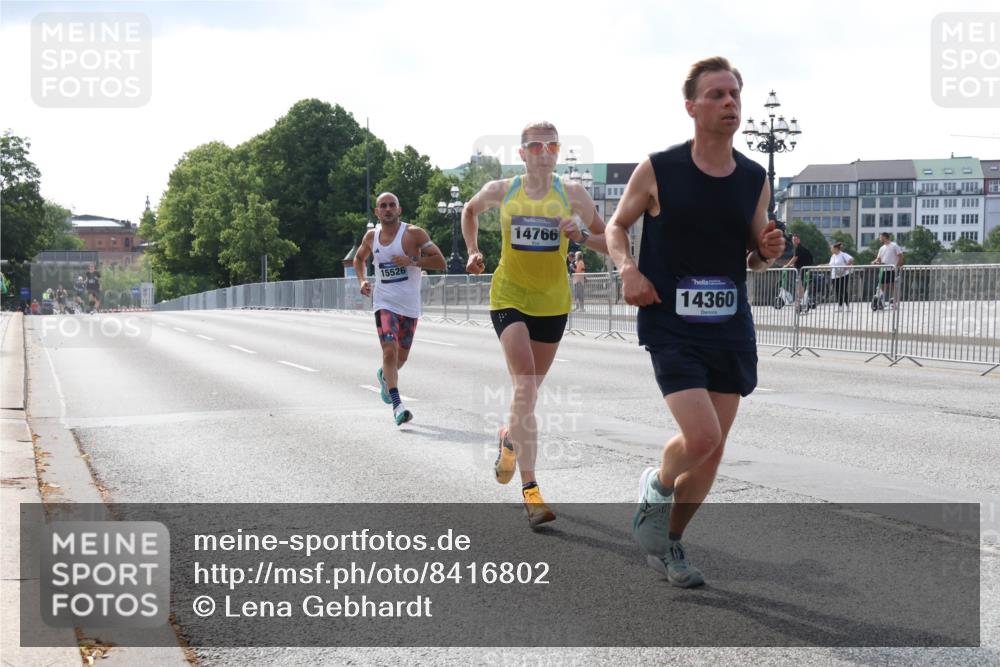 29.06.2025 - hella hamburg halbmarathon Lena Gebhardt http://msf.ph/oto/8416802 29.06.2025 09:40:48 Lombardsbrücke 15526, 14766, 14360, 34, 54, 5253, 6530, 6816, 9151, 9447, 9475, 11210, 11829, 12373, 12678, 14302, 14360, 14766, 15526, 16068, 16245, 16988, 17771, 18930 meine-sportfotos.de