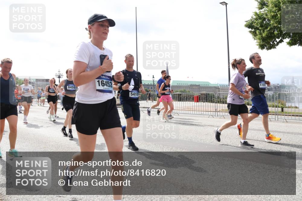 29.06.2025 - hella hamburg halbmarathon Lena Gebhardt http://msf.ph/oto/8416820 29.06.2025 10:42:25 Lombardsbrücke 6828, 1440, 17547, 8459, 16452, 5419, 1107, 1039, 1150, 1360, 1624, 1752, 1929, 1957, 1994, 2069, 2134, 2145, 2401, 2523, 2538, 2580, 2940, 2941, 2974, 3276, 3326, 3568, 3605, 3874, 4329, 4334, 4353, 4735, 4736, 4778, 4885, 4891, 4892, 5403, 5417, 5419, 5671, 5810, 6120, 6136, 6153, 6764, 6828, 6837, 6917, 7040, 7260, 7357, 7513, 7557, 7666, 8014, 8459, 8525, 8526, 8529, 8712, 8816, 8908, 9008, 9223, 9370, 9980, 10027, 10454, 10532, 10623, 10697, 13241 meine-sportfotos.de