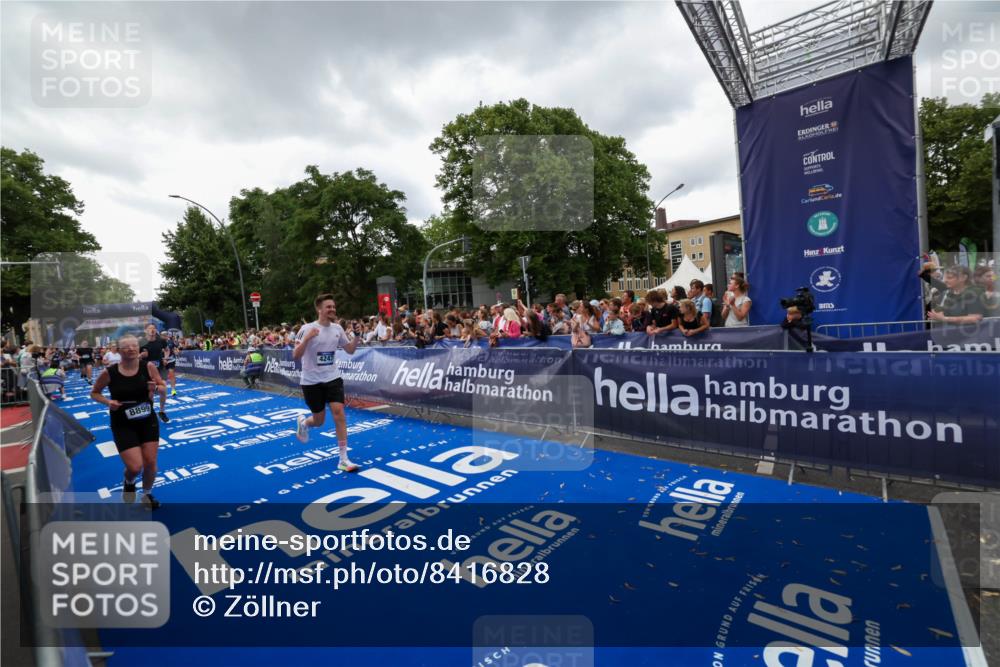 29.06.2025 - hella hamburg halbmarathon Zöllner http://msf.ph/oto/8416828 29.06.2025 10:50:29 Ziel 4127, 4247, 6795, 8153, 8899, 11455, 12035, 12624, 14034, 14626, 17319, 18394 meine-sportfotos.de