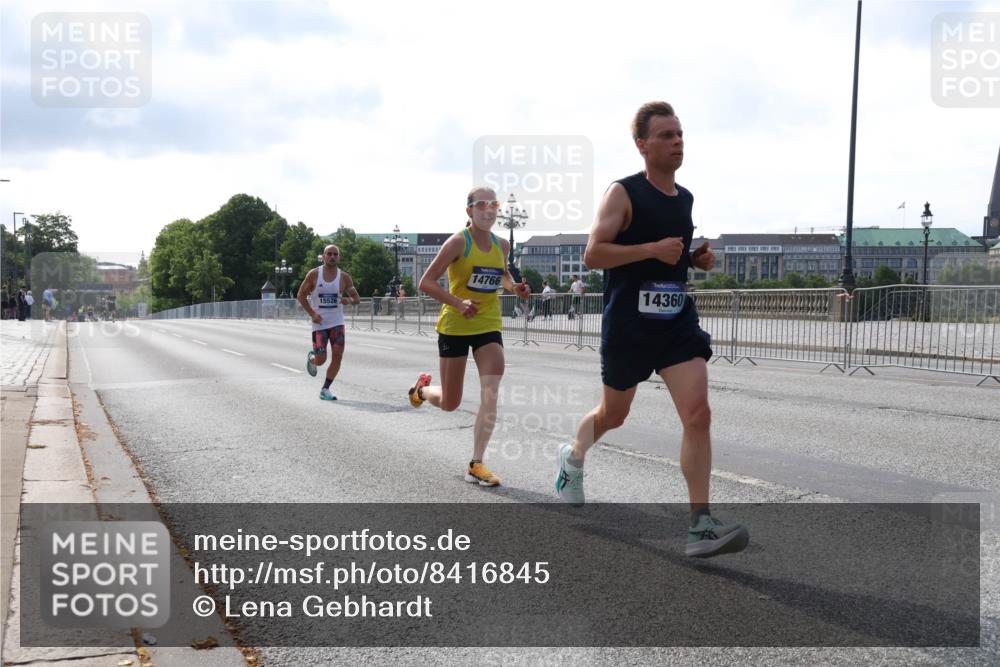 29.06.2025 - hella hamburg halbmarathon Lena Gebhardt http://msf.ph/oto/8416845 29.06.2025 09:40:48 Lombardsbrücke 15526, 14766, 14360, 34, 54, 5253, 6530, 6816, 9151, 9447, 9475, 11210, 11829, 12373, 12678, 14302, 14360, 14766, 15526, 16068, 16245, 16988, 17771, 18930 meine-sportfotos.de