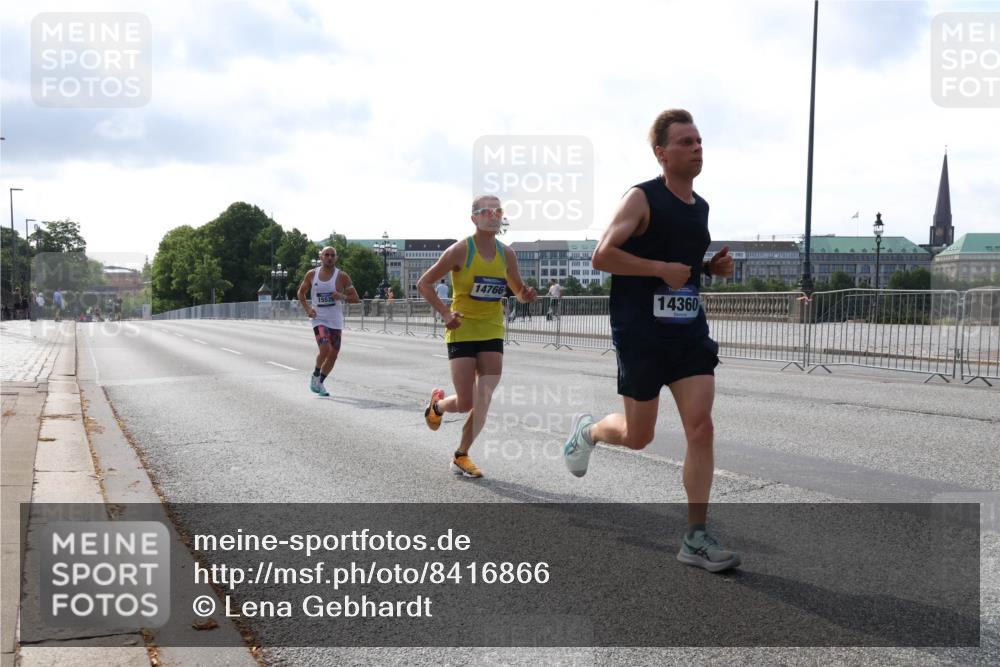 29.06.2025 - hella hamburg halbmarathon Lena Gebhardt http://msf.ph/oto/8416866 29.06.2025 09:40:48 Lombardsbrücke 14766, 15526, 14360, 34, 54, 5253, 6530, 6816, 9151, 9447, 9475, 11210, 11829, 12373, 12678, 14302, 14360, 14766, 15526, 16068, 16245, 16988, 17771, 18930 meine-sportfotos.de