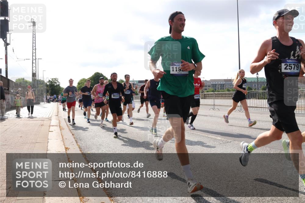 29.06.2025 - hella hamburg halbmarathon Lena Gebhardt http://msf.ph/oto/8416888 29.06.2025 09:51:05 Lombardsbrücke 1243, 9833, 5387, 119, 10415, 148, 2579, 1136, 1256, 1441, 1677, 1912, 1941, 1962, 2546, 2579, 3056, 3626, 3700, 3947, 4854, 4888, 4889, 4893, 5026, 5087, 5275, 5387, 5506, 5508, 5752, 5916, 6080, 6429, 6593, 6639, 6686, 6687, 6721, 6901, 7110, 7116, 7284, 7378, 7635, 7693, 7962, 8091, 8122, 8319, 8574, 8958, 8966, 9262, 9313, 9371, 9380, 9755, 9833, 9885, 10064, 10193, 10415, 10469, 10783, 10922, 11281, 11284, 11305, 11907, 12153, 14201 meine-sportfotos.de