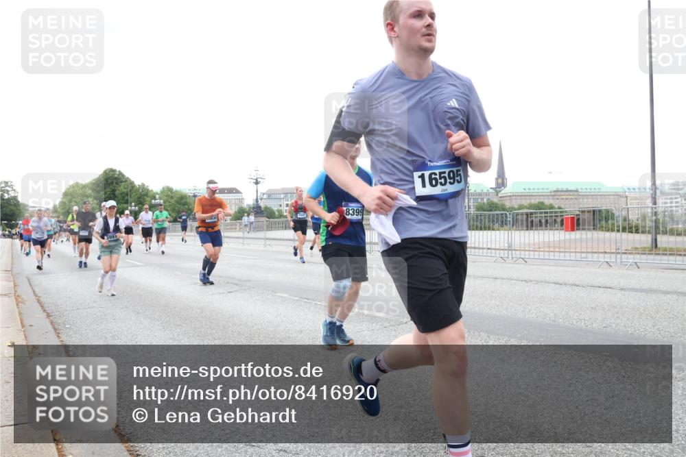 29.06.2025 - hella hamburg halbmarathon Lena Gebhardt http://msf.ph/oto/8416920 29.06.2025 10:51:52 Lombardsbrücke 0830, 3991, 8399, 16595, 1418, 1978, 1997, 2308, 2484, 2485, 2593, 2736, 2778, 3038, 3240, 3991, 4087, 4273, 4598, 4606, 4748, 4808, 4878, 5062, 5291, 5394, 5534, 5716, 5717, 6007, 6091, 6456, 6604, 6885, 6945, 6947, 6954, 7682, 7769, 7841, 7871, 7992, 8125, 8250, 8251, 8399, 8621, 9220, 9340, 9460, 9462, 9582, 9583, 9590, 9594, 9673, 9730, 9763, 10496, 10521, 10533, 10673, 10693, 10830, 11101, 11268, 11375, 11575, 11875, 12065 meine-sportfotos.de