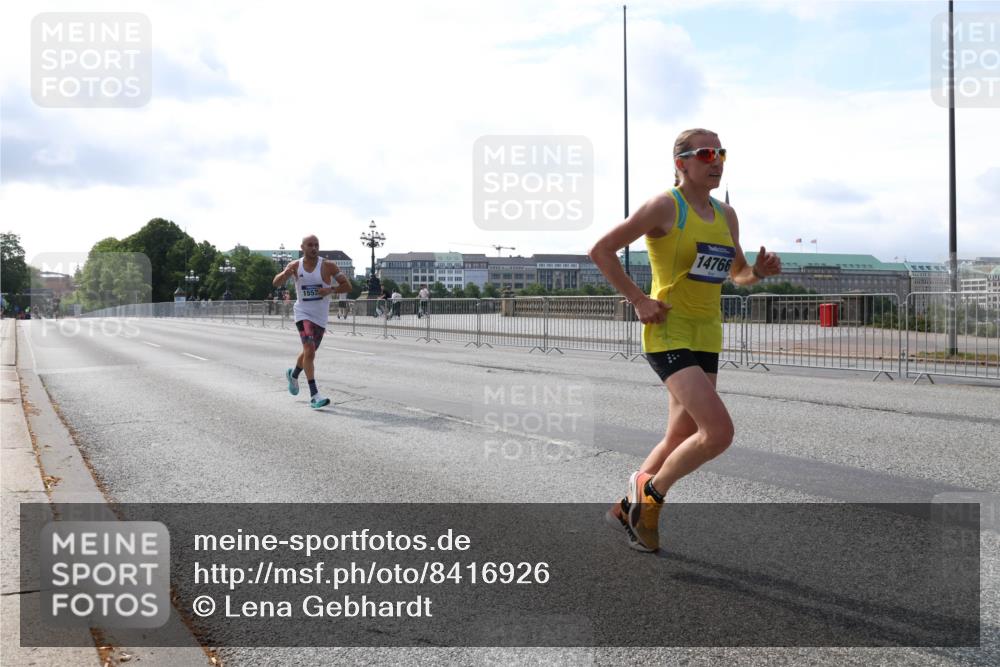 29.06.2025 - hella hamburg halbmarathon Lena Gebhardt http://msf.ph/oto/8416926 29.06.2025 09:40:49 Lombardsbrücke 1552, 14766, 34, 54, 5253, 6530, 6816, 9151, 9447, 9475, 11210, 11829, 12373, 12678, 14302, 14360, 14766, 15526, 16068, 16245, 16988, 17771, 18930 meine-sportfotos.de