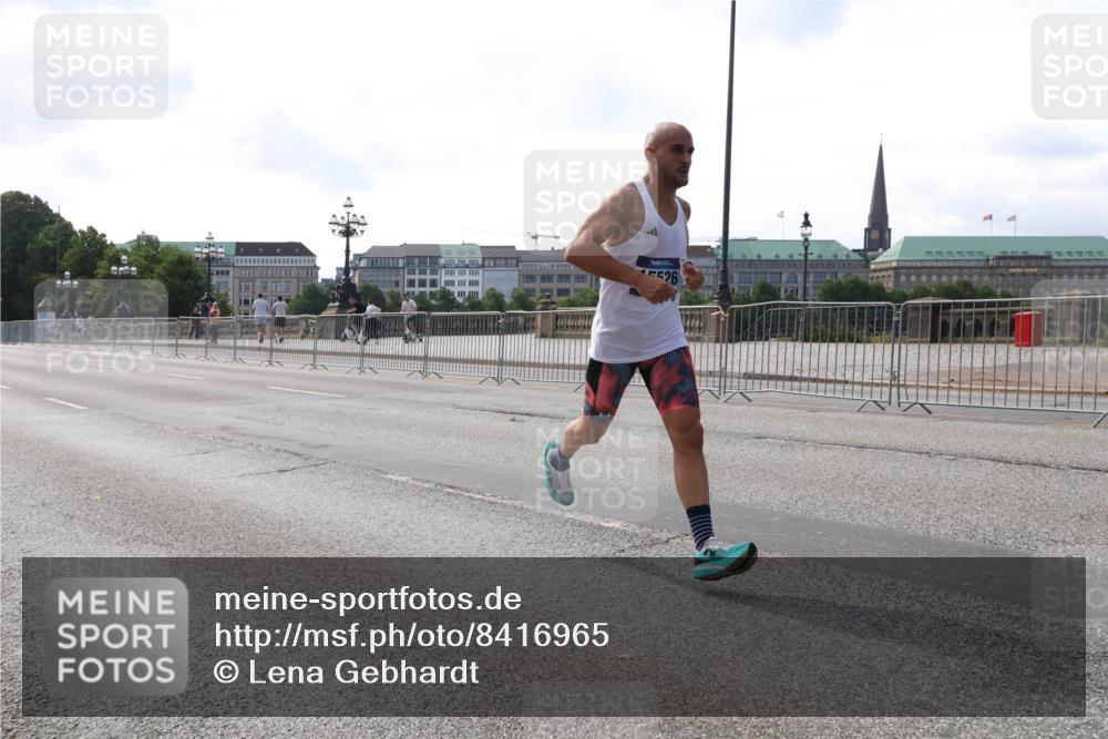 29.06.2025 - hella hamburg halbmarathon Lena Gebhardt http://msf.ph/oto/8416965 29.06.2025 09:40:50 Lombardsbrücke 526, 34, 54, 5253, 6530, 6816, 9151, 9447, 9475, 11210, 11829, 12373, 12678, 14302, 14360, 14766, 15526, 16068, 16245, 16988, 17771, 18930 meine-sportfotos.de