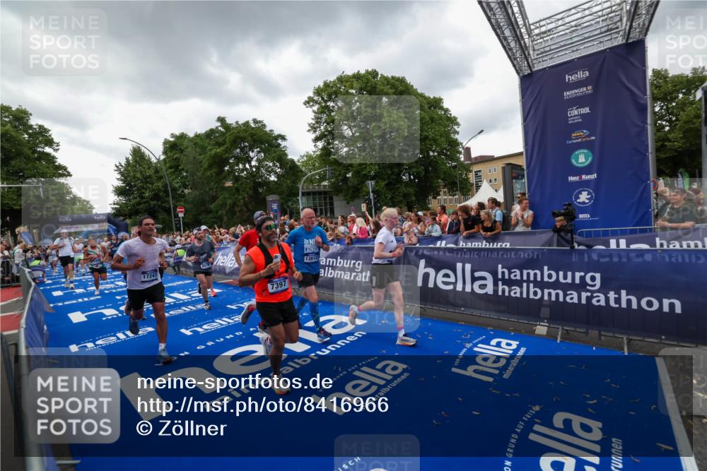 29.06.2025 - hella hamburg halbmarathon Zöllner http://msf.ph/oto/8416966 29.06.2025 10:50:40 Ziel 1399, 1750, 4346, 6282, 6662, 6712, 7397, 7583, 7786, 8576, 9057, 11214, 13808, 13812, 13875, 15519, 15803, 16291, 16806, 17179, 17247, 18006, 18413, 18820 meine-sportfotos.de