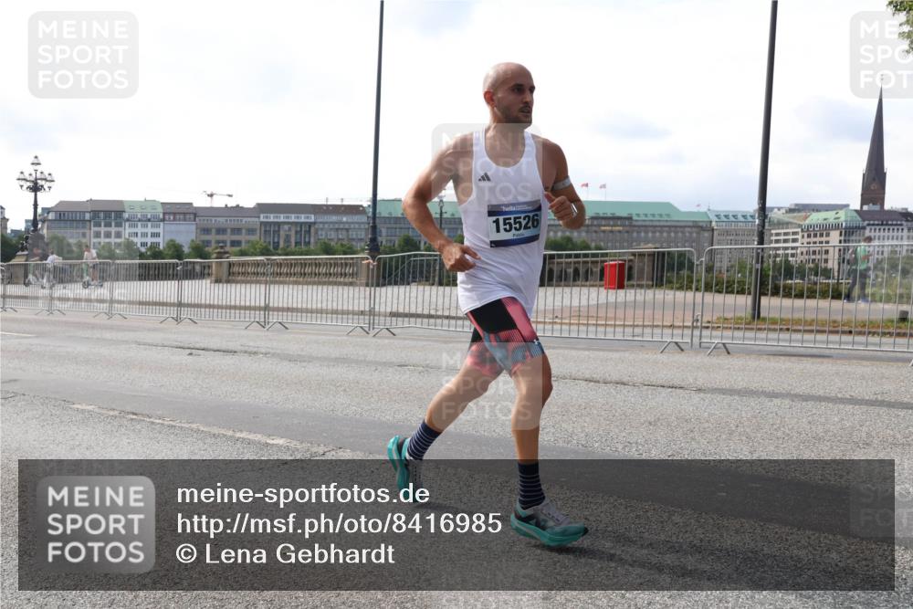 29.06.2025 - hella hamburg halbmarathon Lena Gebhardt http://msf.ph/oto/8416985 29.06.2025 09:40:50 Lombardsbrücke 15526, 34, 54, 5253, 6530, 6816, 9151, 9447, 9475, 11210, 11829, 12373, 12678, 14302, 14360, 14766, 15526, 16068, 16245, 16988, 17771, 18930 meine-sportfotos.de