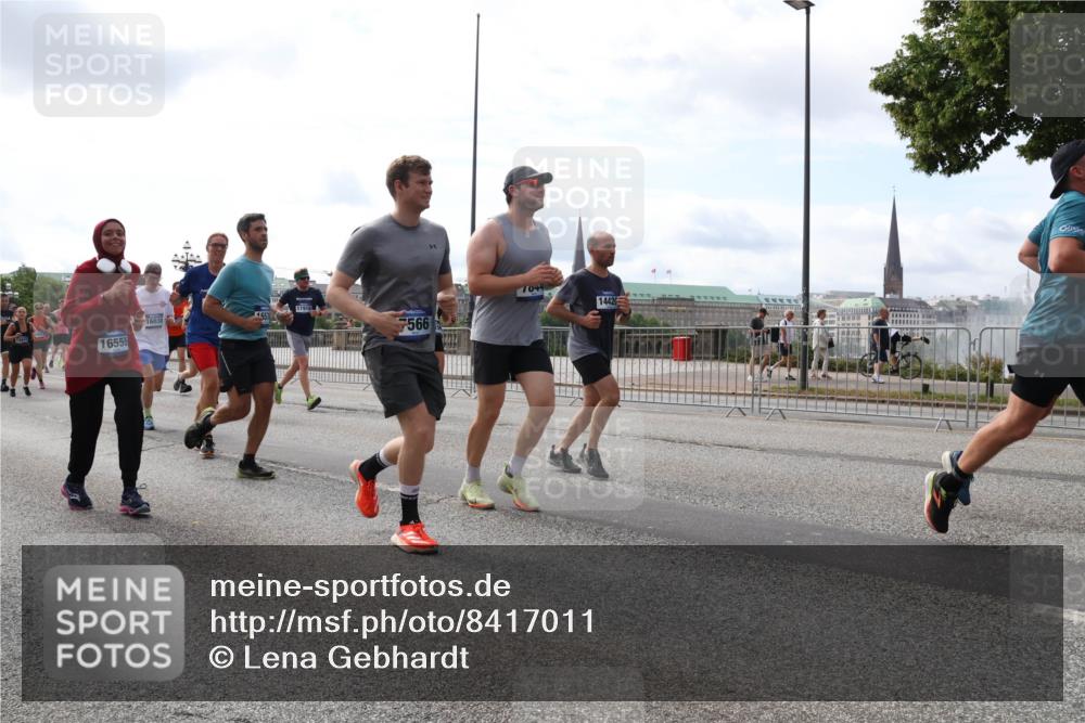 29.06.2025 - hella hamburg halbmarathon Lena Gebhardt http://msf.ph/oto/8417011 29.06.2025 10:17:52 Lombardsbrücke 16555, 16038, 11916, 566, 7044, 14426, 1015, 1159, 1160, 1204, 1268, 1274, 1325, 1458, 1554, 1622, 1641, 1749, 1795, 1982, 2094, 2147, 2259, 2305, 2548, 2931, 3138, 3292, 3802, 3803, 3977, 4194, 4218, 4852, 5002, 5004, 5290, 5611, 5733, 6254, 6270, 6336, 6352, 6520, 6786, 7011, 7094, 7258, 7291, 7413, 7566, 7641, 7649, 7838, 7844, 7882, 7883, 8128, 8144, 8248, 8309, 8351, 8607, 8799, 8895, 9400, 9539, 9717, 9734, 9798, 9844, 9848, 9964, 10174, 10332, 10509 meine-sportfotos.de