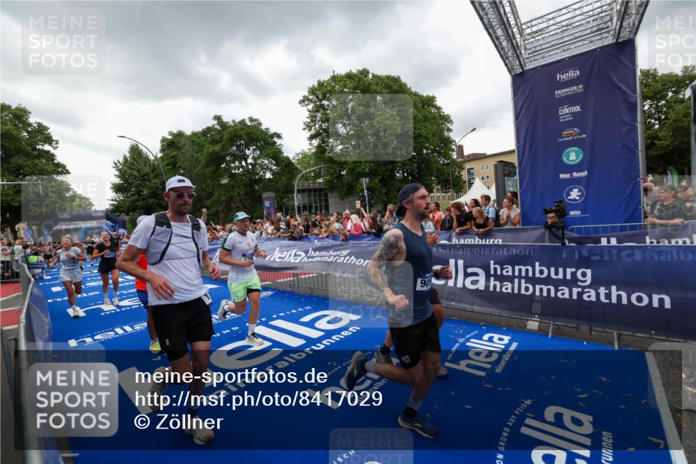 29.06.2025 - hella hamburg halbmarathon Zöllner http://msf.ph/oto/8417029 29.06.2025 10:50:44 Ziel 1399, 2234, 2788, 4346, 6662, 6712, 7134, 7583, 7786, 7952, 9057, 11356, 13701, 13808, 13875, 15519, 16291, 17908, 18229, 18413, 18820 meine-sportfotos.de