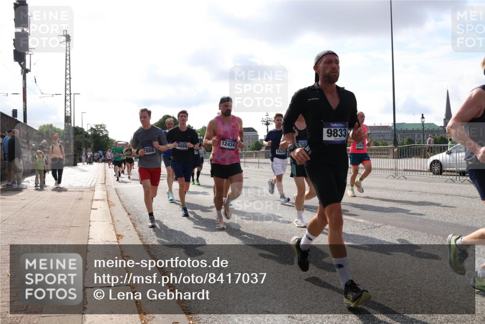 29.06.2025 - hella hamburg halbmarathon Lena Gebhardt http://msf.ph/oto/8417037 29.06.2025 09:51:06 Lombardsbrücke 888, 4889, 275, 12434, 538, 16224, 9833, 12915, 1136, 1256, 1441, 1677, 1912, 1941, 1962, 2546, 2579, 3056, 3626, 3700, 3947, 4854, 4888, 4889, 4893, 5026, 5087, 5275, 5387, 5506, 5752, 5916, 6080, 6429, 6593, 6639, 6686, 6687, 6721, 6901, 7110, 7116, 7284, 7378, 7635, 7693, 7962, 8091, 8122, 8319, 8574, 8958, 8966, 9262, 9313, 9371, 9380, 9755, 9833, 9885, 10064, 10193, 10415, 10469, 10783, 11281, 11284, 11305, 11907, 12153, 14201 meine-sportfotos.de