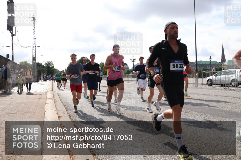 29.06.2025 - hella hamburg halbmarathon Lena Gebhardt http://msf.ph/oto/8417053 29.06.2025 09:51:06 Lombardsbrücke 89, 88, 5275, 12434, 16224, 387, 9833, 1136, 1256, 1441, 1677, 1912, 1941, 1962, 2546, 2579, 3056, 3626, 3700, 3947, 4854, 4888, 4889, 4893, 5026, 5087, 5275, 5387, 5506, 5752, 5916, 6080, 6429, 6593, 6639, 6686, 6687, 6721, 6901, 7110, 7116, 7284, 7378, 7635, 7693, 7962, 8091, 8122, 8319, 8574, 8958, 8966, 9262, 9313, 9371, 9380, 9755, 9833, 9885, 10064, 10193, 10415, 10469, 10783, 11281, 11284, 11305, 11907, 12153, 14201 meine-sportfotos.de