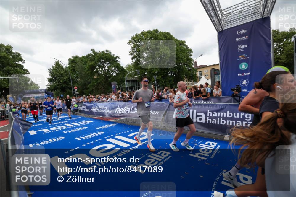 29.06.2025 - hella hamburg halbmarathon Zöllner http://msf.ph/oto/8417089 29.06.2025 10:50:46 Ziel 2234, 2788, 5115, 6662, 6712, 7134, 7583, 7952, 8657, 11356, 13701, 13808, 13875, 15426, 15720, 16291, 17129, 17908, 18229, 18370, 18413, 18820 meine-sportfotos.de