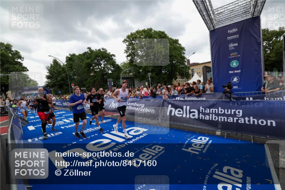 29.06.2025 - hella hamburg halbmarathon Zöllner http://msf.ph/oto/8417160 29.06.2025 10:50:48 Ziel 2234, 2788, 5115, 6712, 7134, 7952, 8657, 11356, 13701, 15426, 15720, 17129, 17908, 18229, 18370, 18820 meine-sportfotos.de